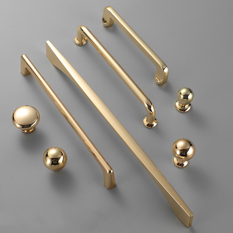 亜鉛合金ブライトゴールドキッチンキャビネットドアハンドルモダ - Furniture Hardware Gold のレビューと価格