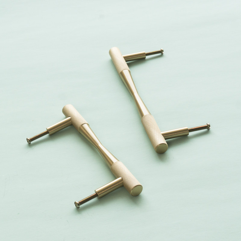 北欧風高級真鍮製ローレットノブとハンドル、モダンゴールドワー - Furniture Hardware Gold のレビューと価格