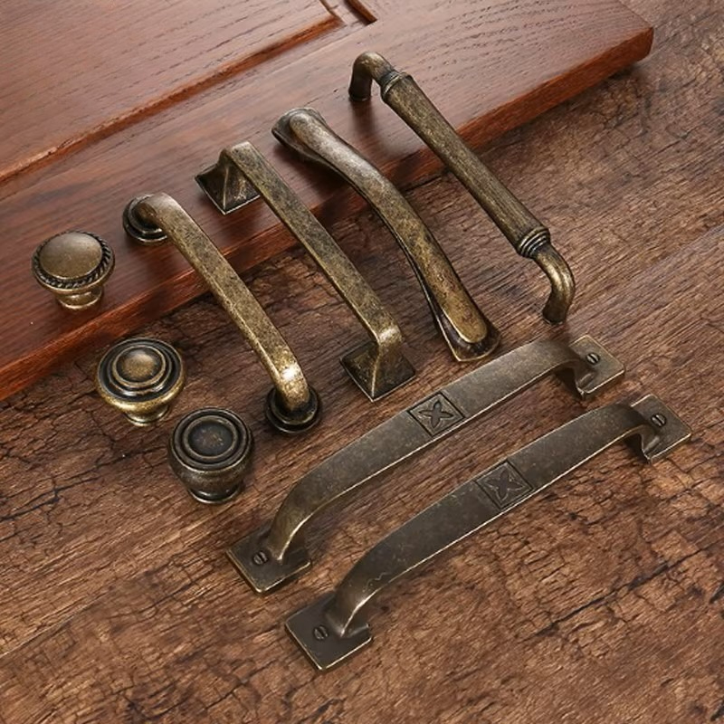 アンティークブロンズ製ワードローブドアハンドル、ヴィンテージ - Vintage Furniture Hardware Pulls のレビューと価格